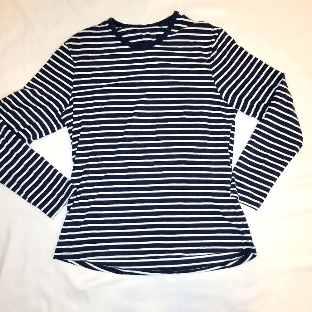 Lululemon 5 Year Basic Large Long Sleeve Yachtie … - image 5